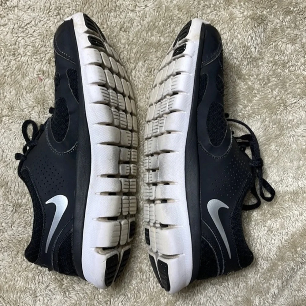 Nike unisex kids sneakers ers size 7.5‎